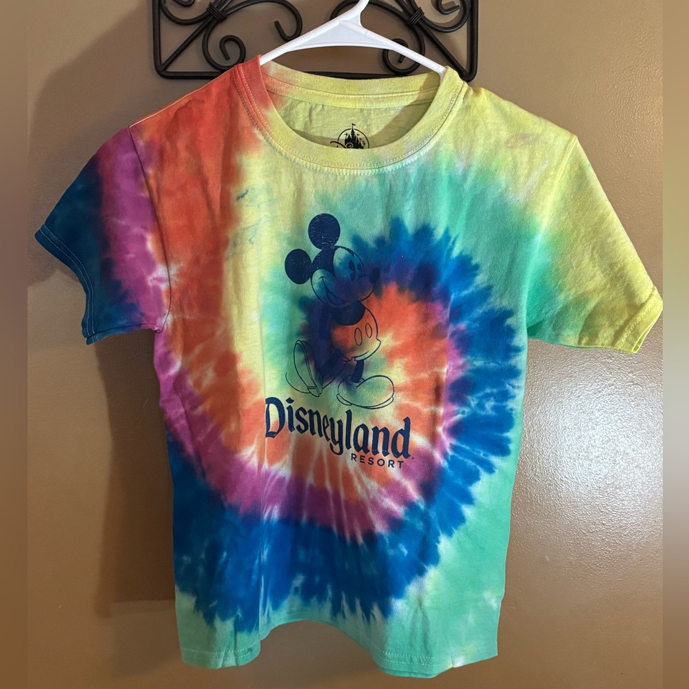 Disney Mickey Tie Dye Short Sleeve Tee with Disneyland Logo Size 3T NWOT